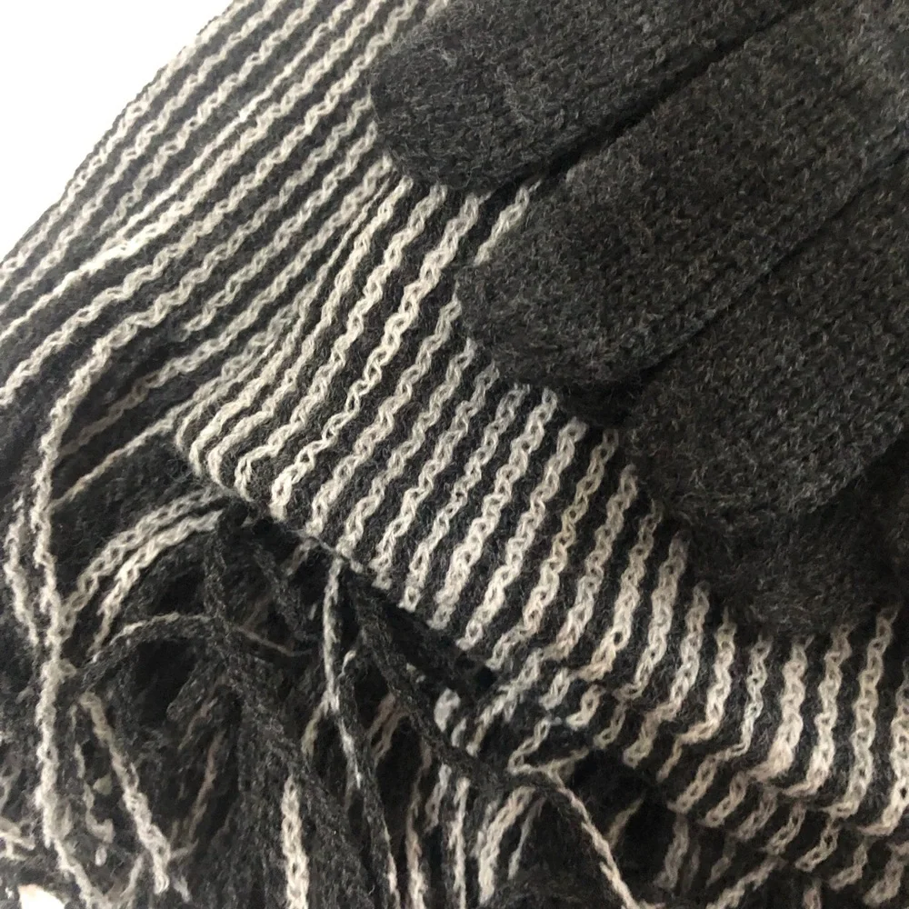 AMERICAN RAG CIE Mens 3-Pc Winter Set Fringe Scarf Beanie Gloves Gray NWT